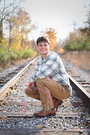 Caden [MHS Class of 2025] peek 25