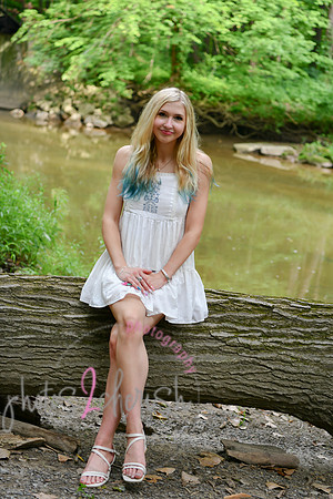 Gwen [MHS Senior] 167