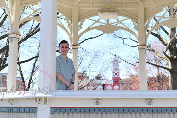 Zachary [MHS Class of 2025] square 24