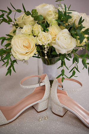 Kellie & Jim [getting ready] 042