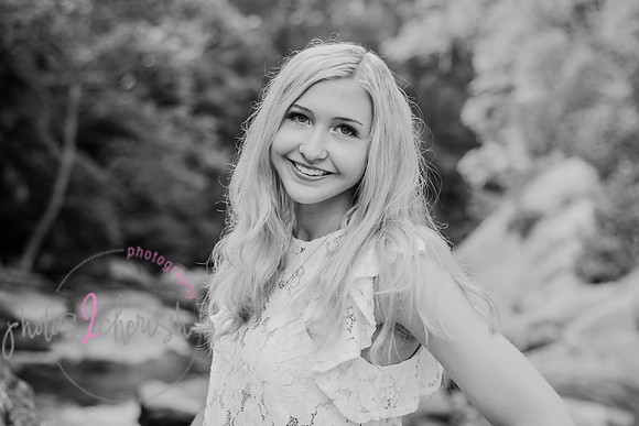 Gwen [MHS Senior] 061