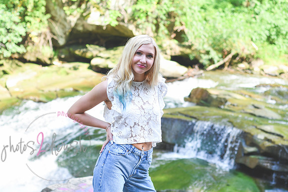 Gwen [MHS Senior] 016