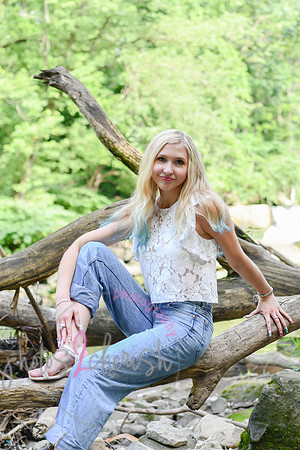 Gwen [MHS Senior] 138