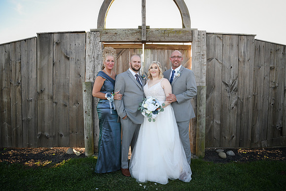Piper & Eddie [Bride Family] 142