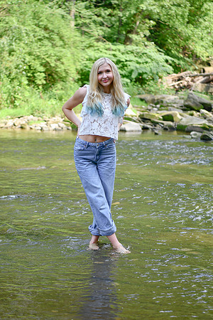 Gwen [MHS Senior] 101