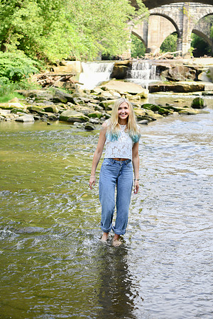 Gwen [MHS Senior] 114