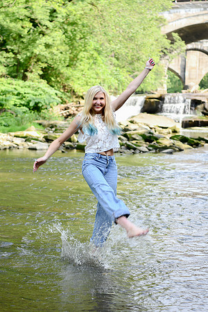 Gwen [MHS Senior] 117