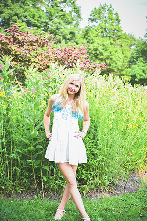 Gwen [MHS Senior] 156