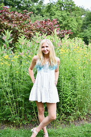 Gwen [MHS Senior] 158