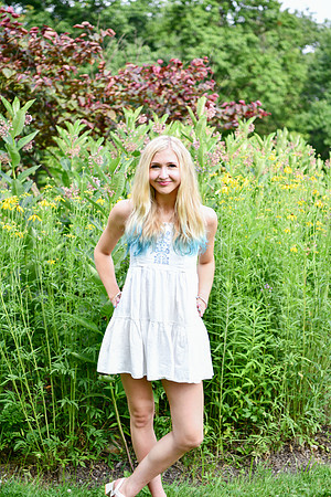 Gwen [MHS Senior] 159