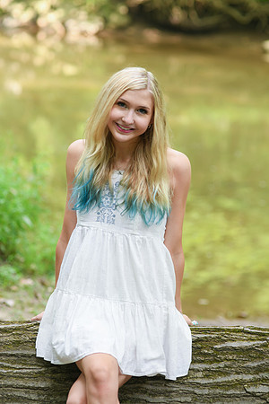 Gwen [MHS Senior] 177