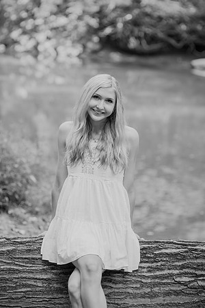 Gwen [MHS Senior] 178