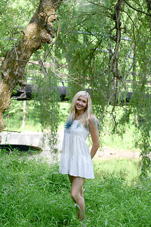 Gwen [MHS Senior] 191