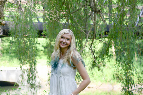 Gwen [MHS Senior] 192