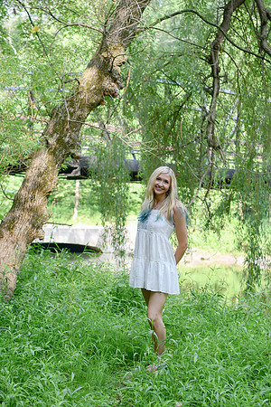 Gwen [MHS Senior] 193