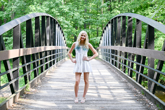 Gwen [MHS Senior] 198