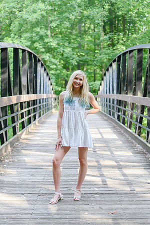 Gwen [MHS Senior] 201