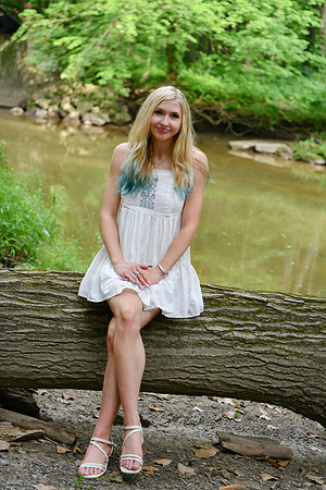 Gwen [MHS Senior] 167