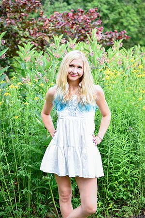 Gwen [MHS Senior] 162