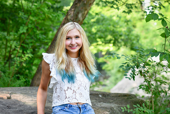 Gwen [MHS Senior] 155