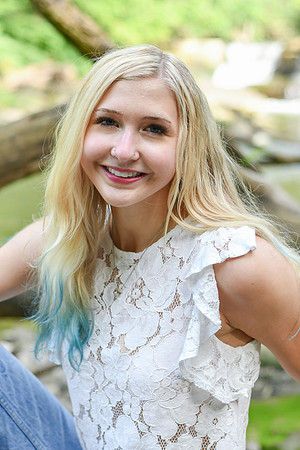 Gwen [MHS Senior] 146