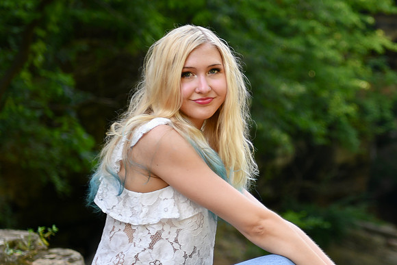 Gwen [MHS Senior] 081