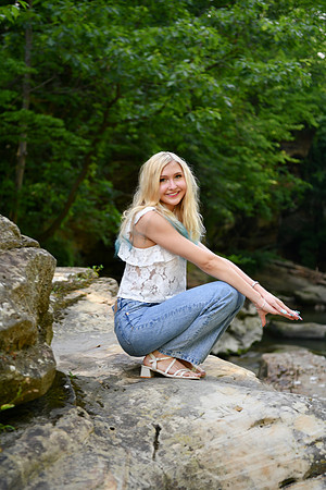 Gwen [MHS Senior] 079