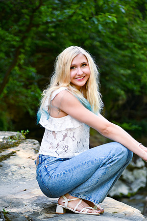 Gwen [MHS Senior] 078
