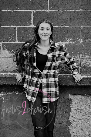 Carmella [MHS Class of 2025] proofs 059