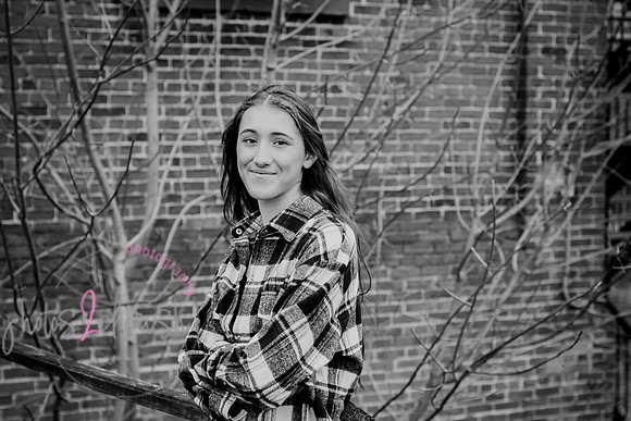 Carmella [MHS Class of 2025] proofs 086