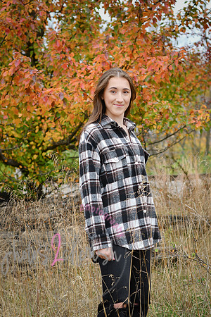 Carmella [MHS Class of 2025] proofs 099