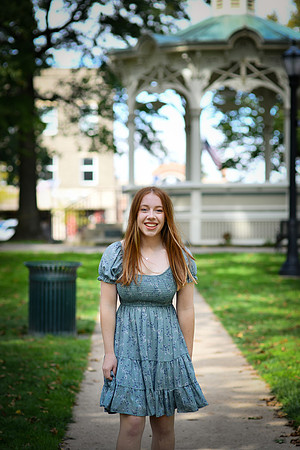 emily [class of 2023] 350