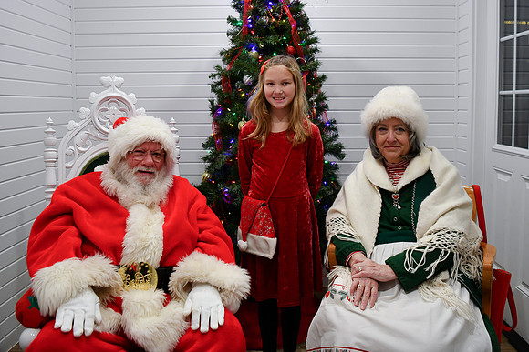 2025 CLW Santa Photos Mackenzie 03
