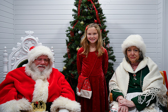 2025 CLW Santa Photos Mackenzie 04