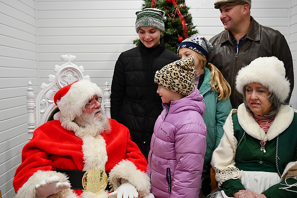 2025 CLW Santa Photos [Sublett] 01