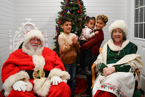 2025 CLW Santa Photos [Saturday] Marah 09
