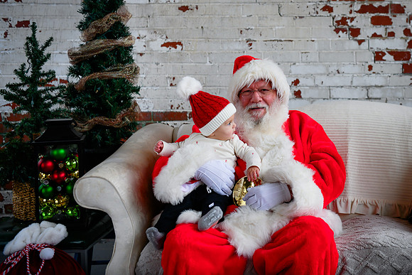 Graham meets Santa 001