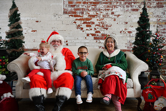 2025 Pawloski Santa 01