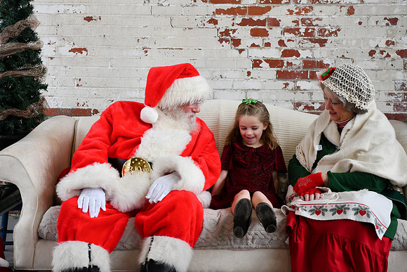 2025 Tracey Santa 05