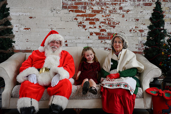 2025 Tracey Santa 04