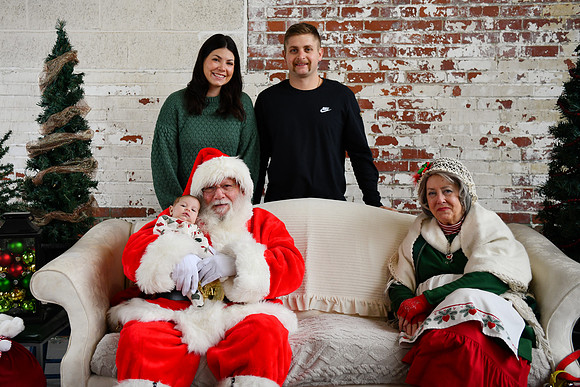 2025 Danielle Family Santa 06