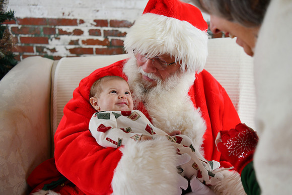 2025 Danielle Family Santa 14