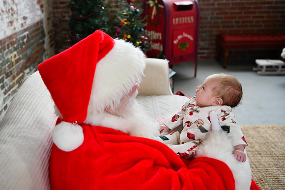 2025 Danielle Family Santa 33