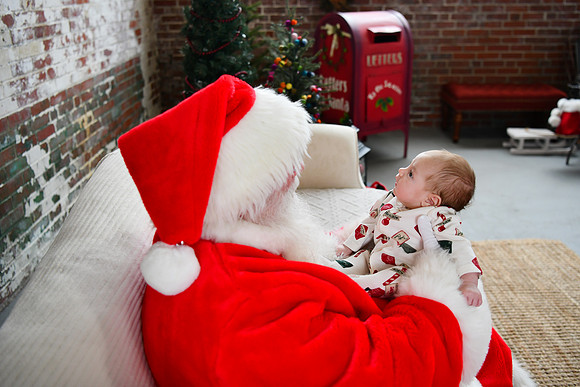 2025 Danielle Family Santa 35