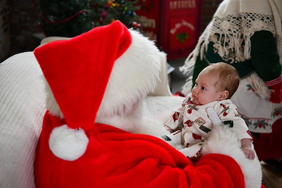 2025 Danielle Family Santa 37