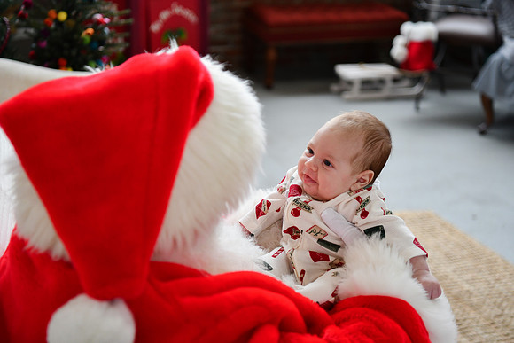 2025 Danielle Family Santa 49