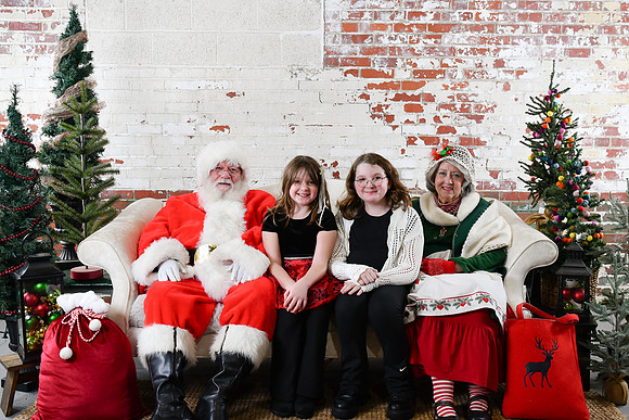 2025 Santa Knotts 03