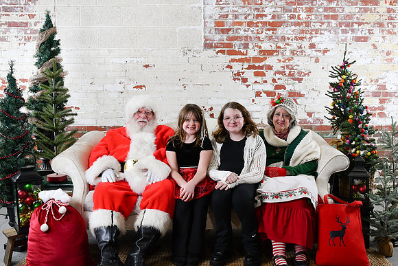 2025 Santa Knotts 04