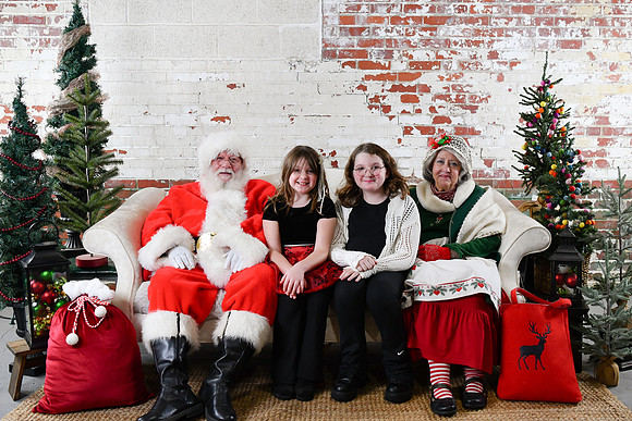 2025 Santa Knotts 01