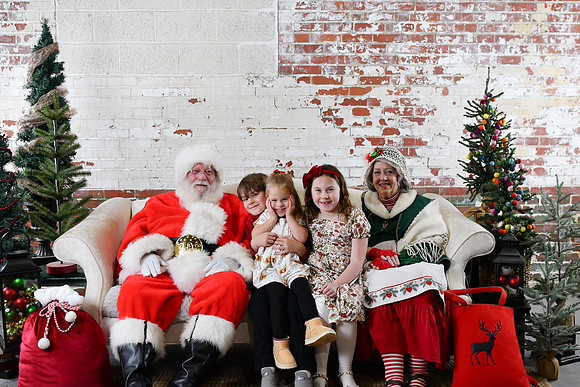 2025 Bradley Santa 05